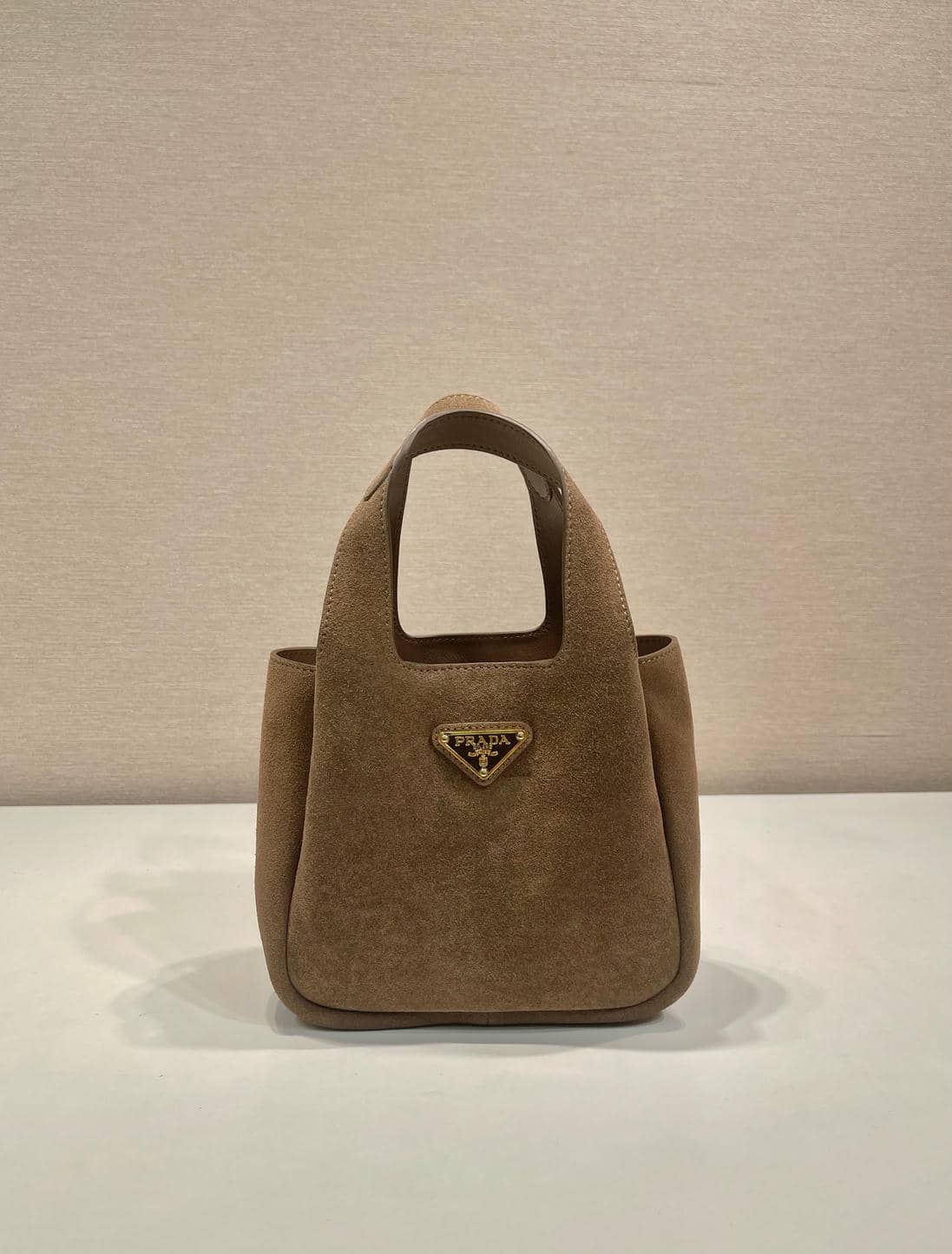 002Series-Suede